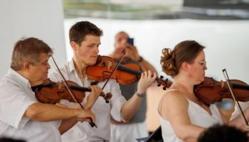 Encerramento da série “Mostly Mozart” leva música clássica a 800 pessoas no MON