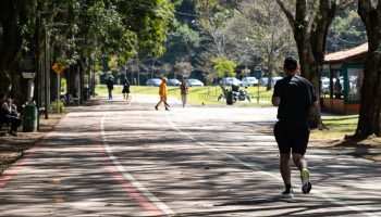 Cascavel inicia semana com sol; termômetros registram 19,5°C em clima quente