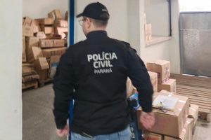 pcpr_prende_dois_homens_e_desarticula_esquema_de_falsificacao_de_produtos_licenciados_em_curitibaa.j.jpeg