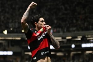pedro-abre-o-placar-para-o-flamengo-e-comemora