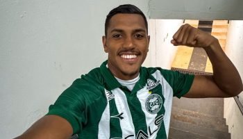 Pedro Rocha marca gol na estreia no Coritiba e Seabra destaca suas virtudes