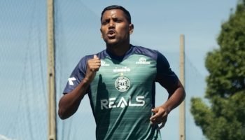 Coritiba inicia pré-temporada com foco em trabalho e fuga do calor