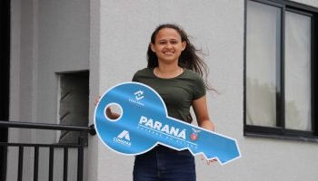 Casa Fácil Paraná entrega 51 apartamentos a famílias de Pinhais