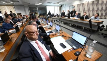 CCJ do Senado aprova PL da Dosimetria que reduz pena de Bolsonaro