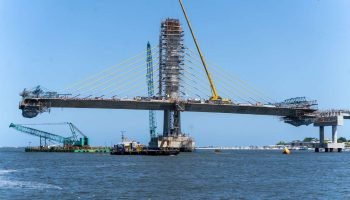 Ponte de Guaratuba atinge 88% de construção em 2025