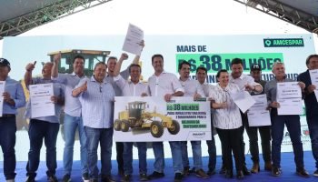 Estado anuncia R$ 38 milhões em máquinas para estradas rurais da região Centro-Sul