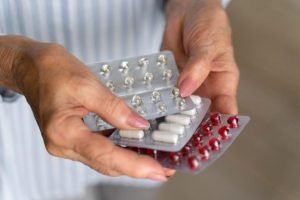 Yoga e pilates auxiliam no controle respiratório, flexibilidade e preparação par