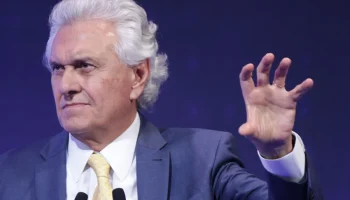 ronaldo-caiado-participa-do-debate-com-os-candidat006608860202607112141.webp.webp