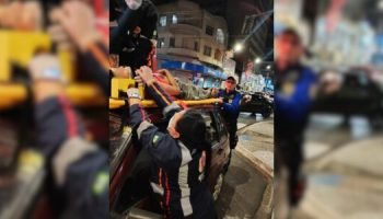 Jovem Desmaia em Cima de Carro Durante Festa na Vicente Machado
