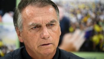 Bolsonaro retorna ao centro cirúrgico em Brasília para tratar soluços recorrentes