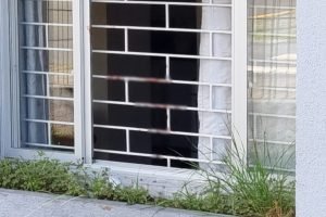 Suspeito foi socorrido por socorristas do Samu e será encaminhado à delegacia —