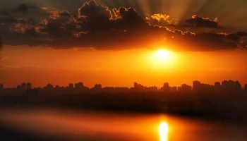 Curitiba registra temperatura mais alta do ano com 32,3°C na véspera de Natal