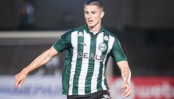Tiago Cóser destaca-se como zagueiro do Coritiba no início da temporada