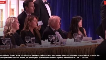Momento que Donald Trump percebe a entrada do atirador no salão de festas (Foto