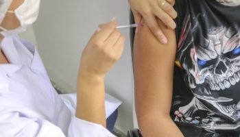 Paraná lidera vacinação contra HPV, ultrapassa média nacional no país em 2025