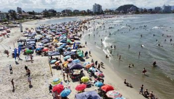 Campanha 'Descubra o Paraná' destaca praias, cachoeiras e montanhas