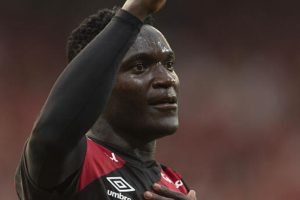 viveros-assusta-torcida-athletico