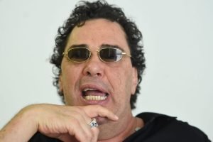 walter-casagrande-peca-teatro-guaira-curitiba