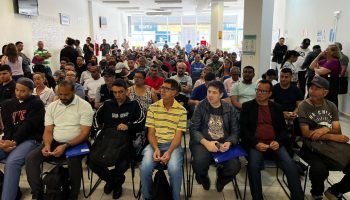 Mutirão de empregos reúne mais de 20 empresas e tem candidatos pré-aprovados