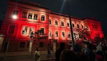 Coral de alunos do Instituto de Educação do Paraná apresenta clássicos natalinos no Centro de