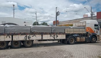 Defesa Civil Estadual entrega 2,6 mil telhas a moradores de São José dos Pinhais