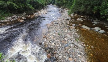 Bombeiros orientam sobre riscos de cabeça d'água em rios e cachoeiras