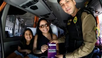 Ação de conscientização na rodoviária de Curitiba. — Foto: Governo do Paraná