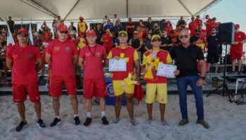 Bombeiros formam novos guarda-vidas em cerimônia em Matinhos. — Foto: Governo do