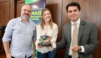 Foto: Alexandre Curi recebeu os familiares do ilustrador Nilson Müller — Nilson
