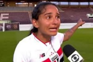 zagueira-do-sao-paulo-sub-20-sarah-aysha-750x423-1